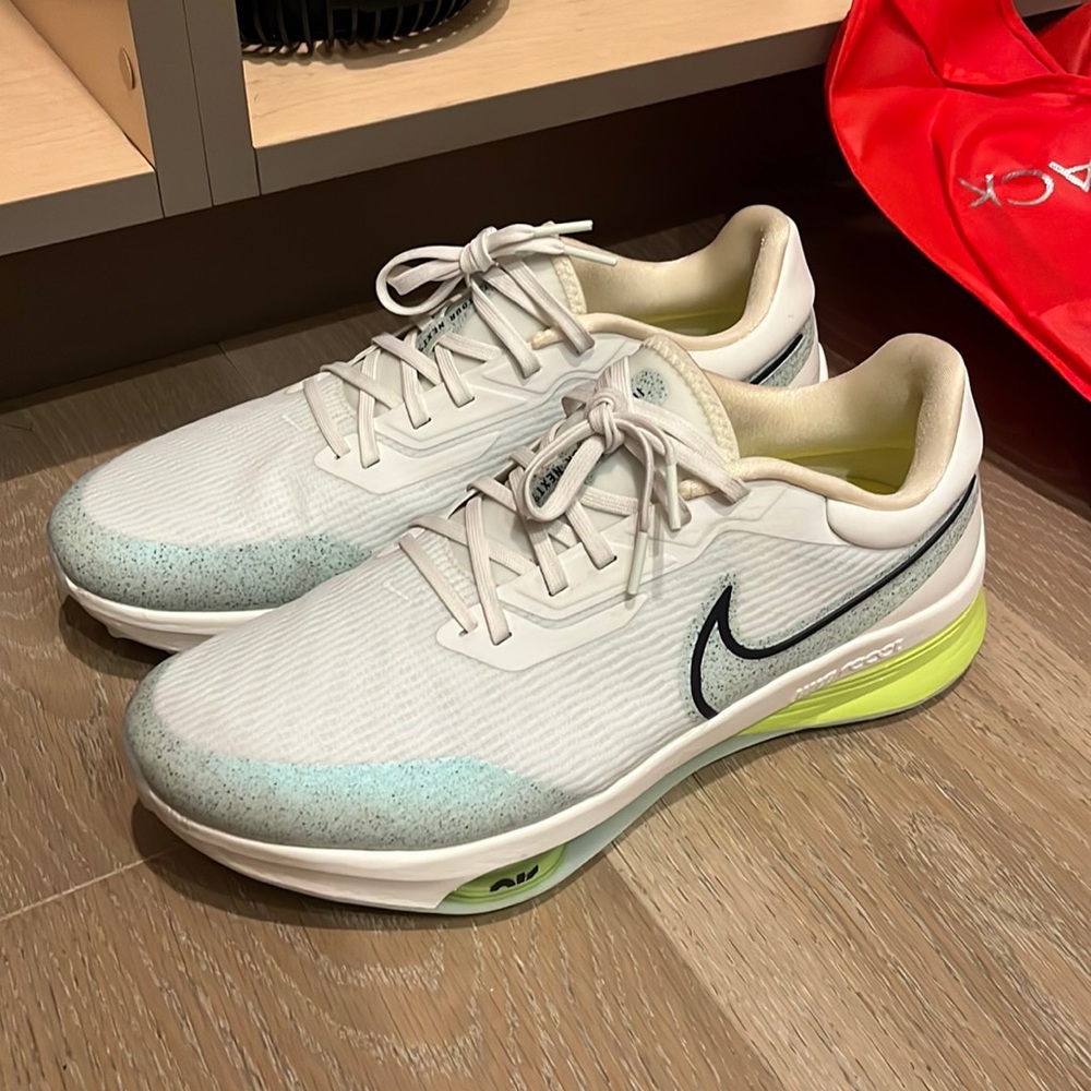 Nike men’s react golf 12 worn ONCE